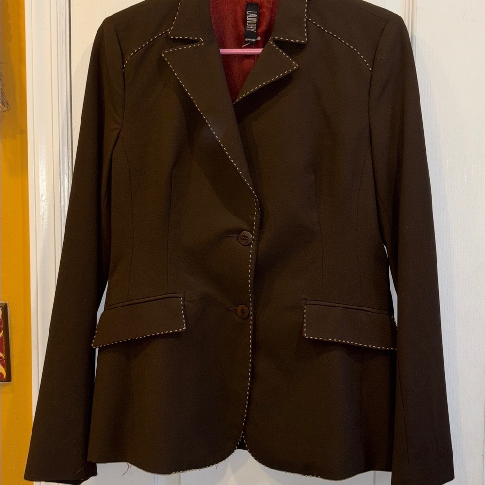 LAUNDRY BY SHELLI SEGAL BROWN JACKET TAN PIPING AROUND SEAMS/POCKETS/NECKLINE
